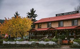 Salt Spring Inn 3*